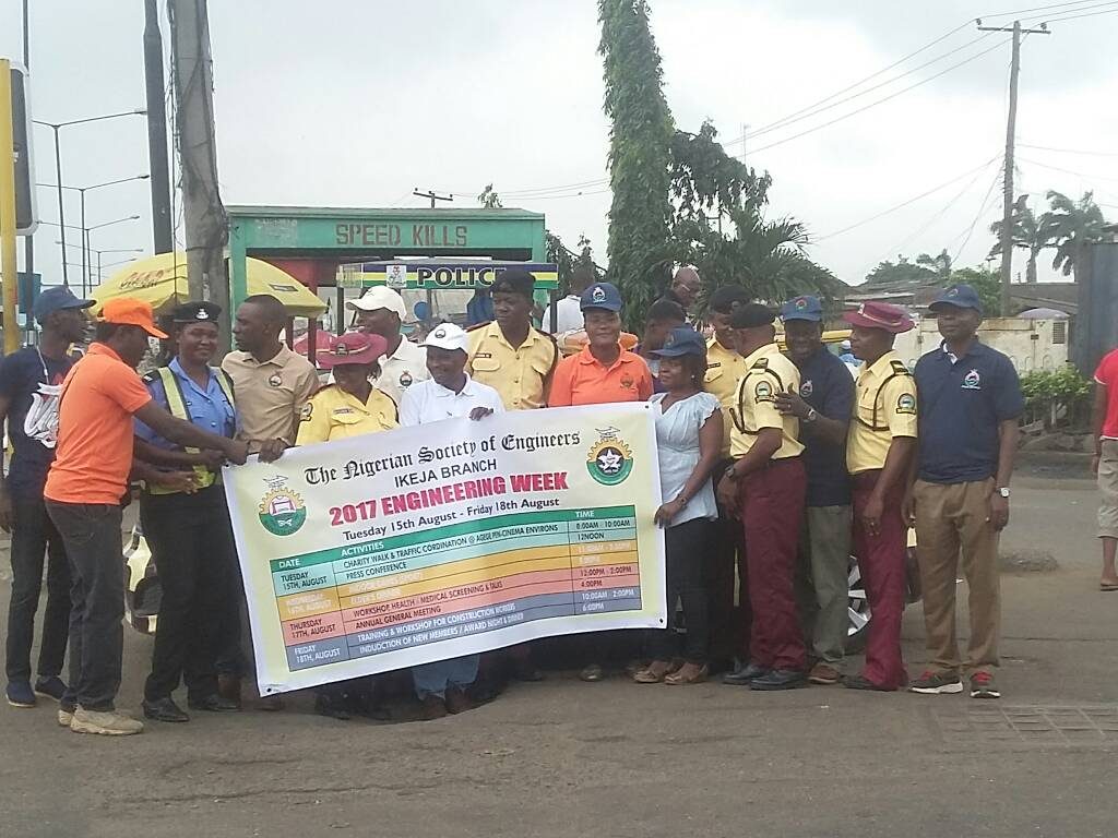 Ikeja Engineers take Over Traffic management at Agege pen Cinema, Urge Road users to cooperate with LASTMA