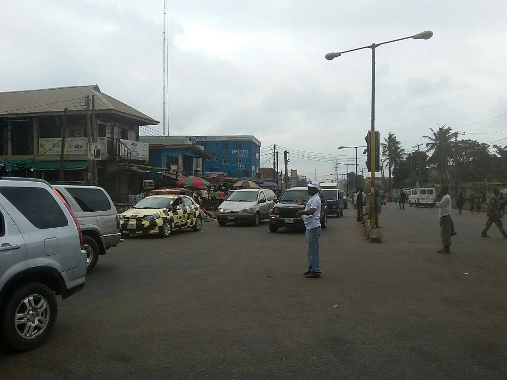 Ikeja Engineers take Over Traffic management at Agege pen Cinema, Urge Road users to cooperate with LASTMA